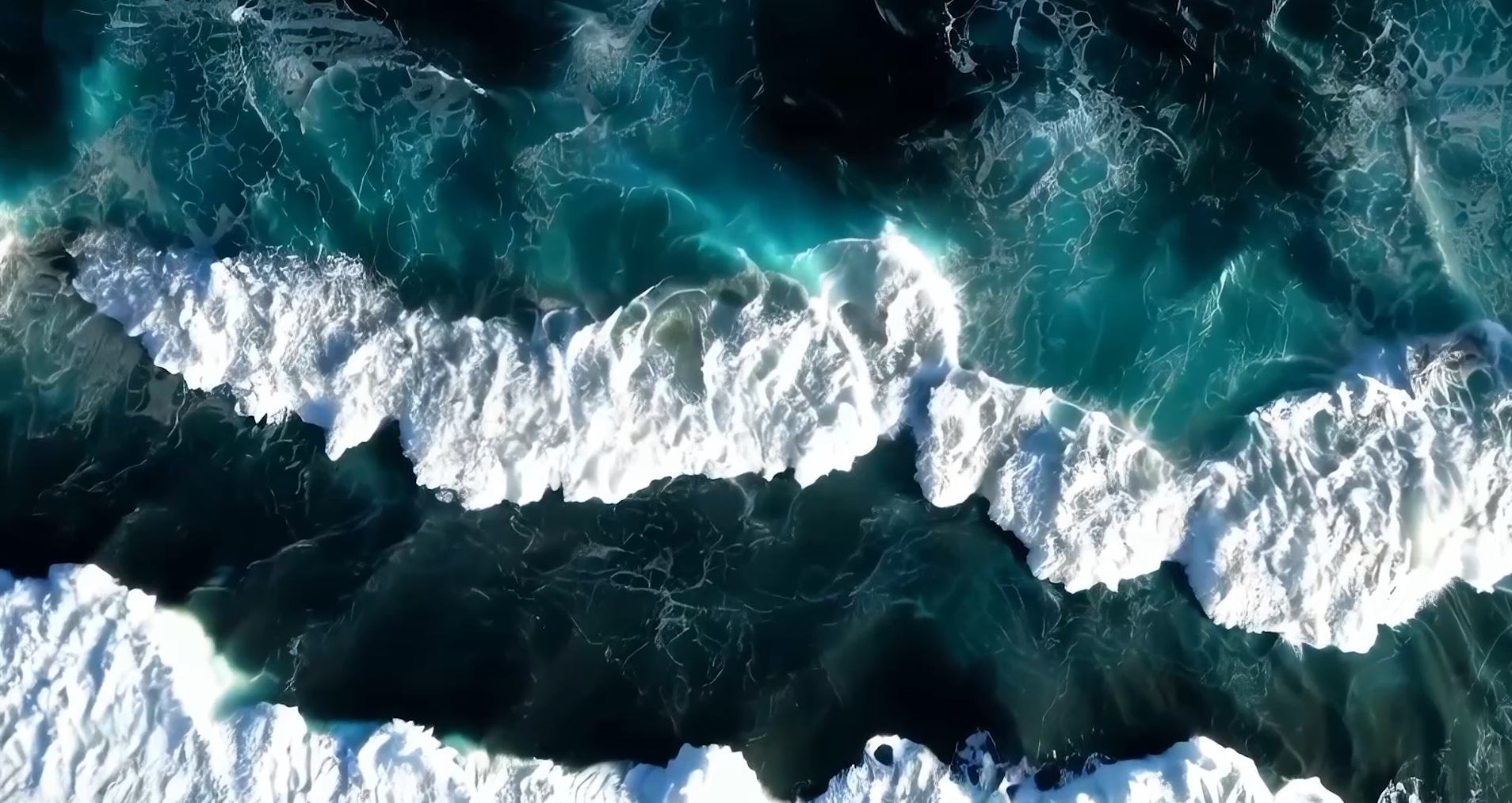 Aerial View of Waves FHD Live Wallpaper